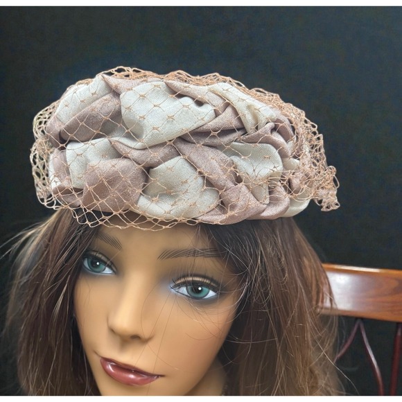 Vintage Women's Saucy Net Fascinator Hat with Fabric Roses Taupe Beige - Picture 2 of 10